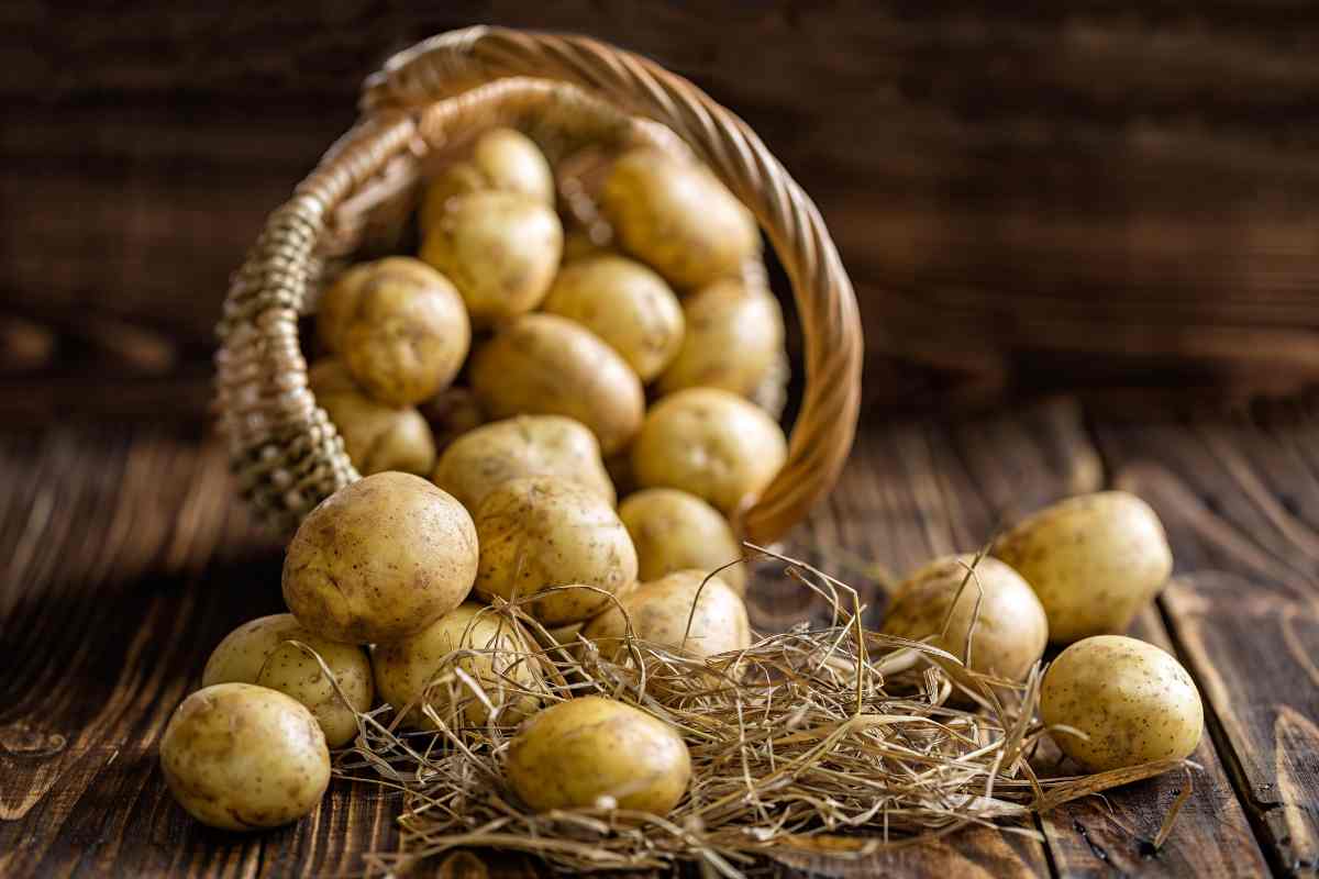 trucco patate per togliere ruggine